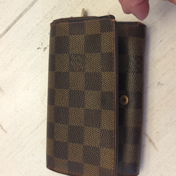 Louis Vuitton Brown Damier wallet GUC - Picture 14 of 16